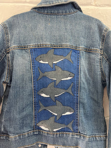 **Kids SHARKS Size 8